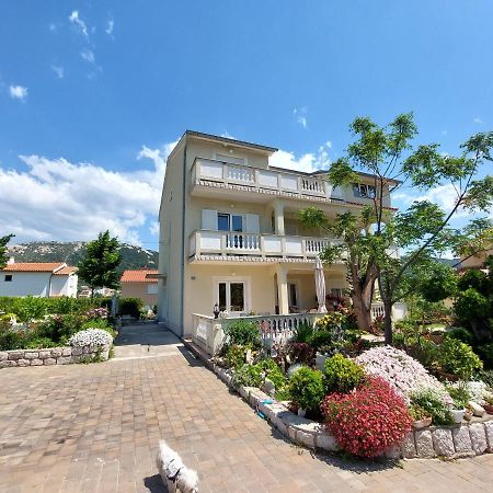 Apartments Velinka Mundanije Exterior foto