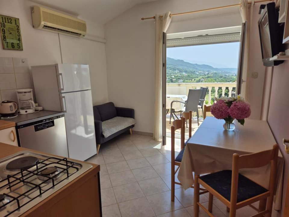 Apartments Velinka Mundanije Exterior foto